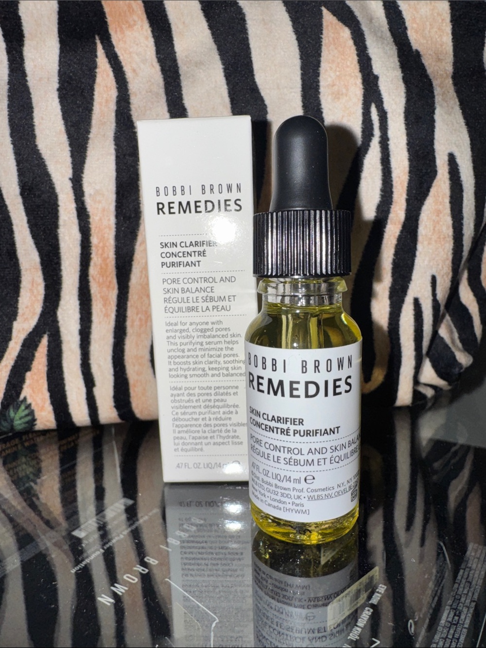 Bobbi Brown Remedies Skin Clarifier Serum in Yellow and Black